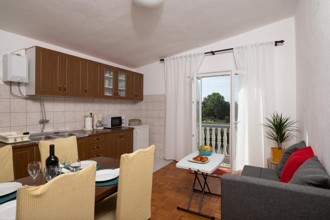 Marina'S Apartments Ražanac Kültér fotó