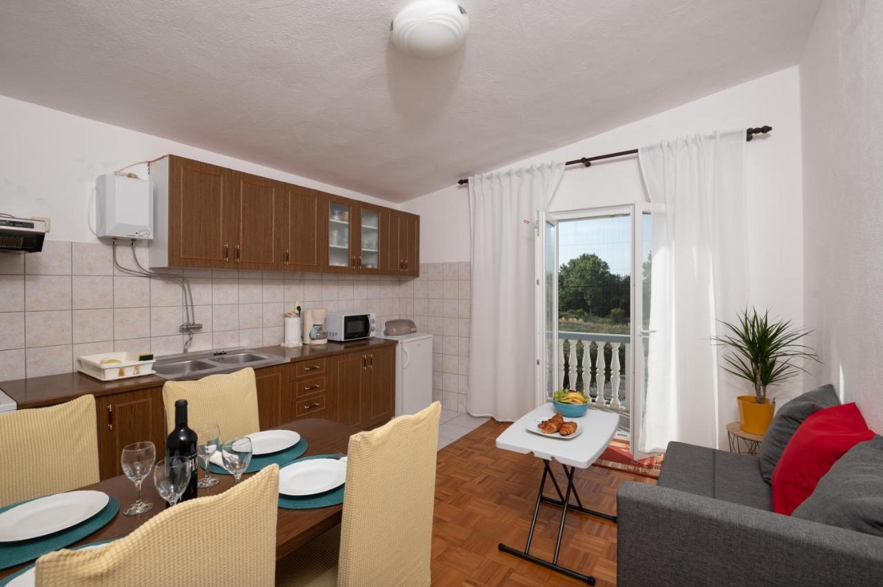 Marina'S Apartments Ražanac Kültér fotó