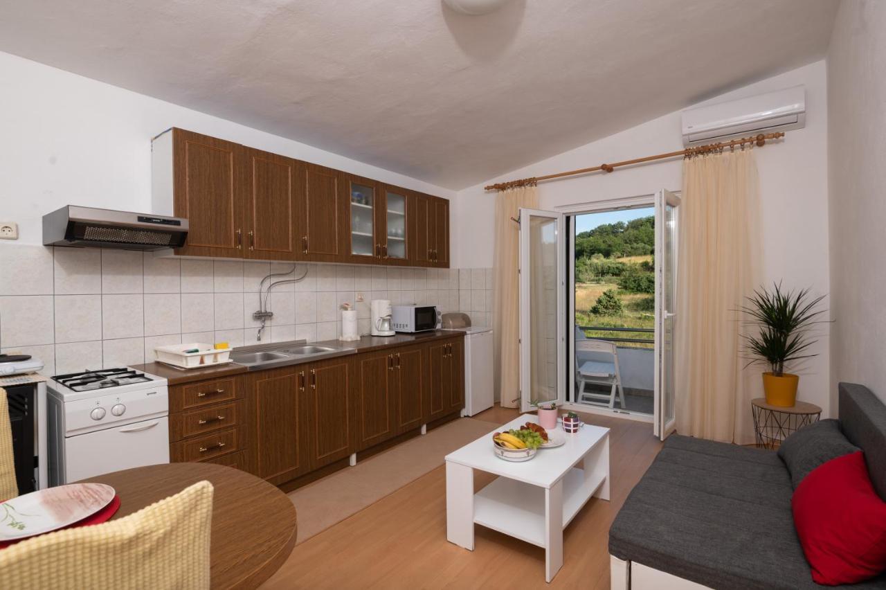 Marina'S Apartments Ražanac Kültér fotó