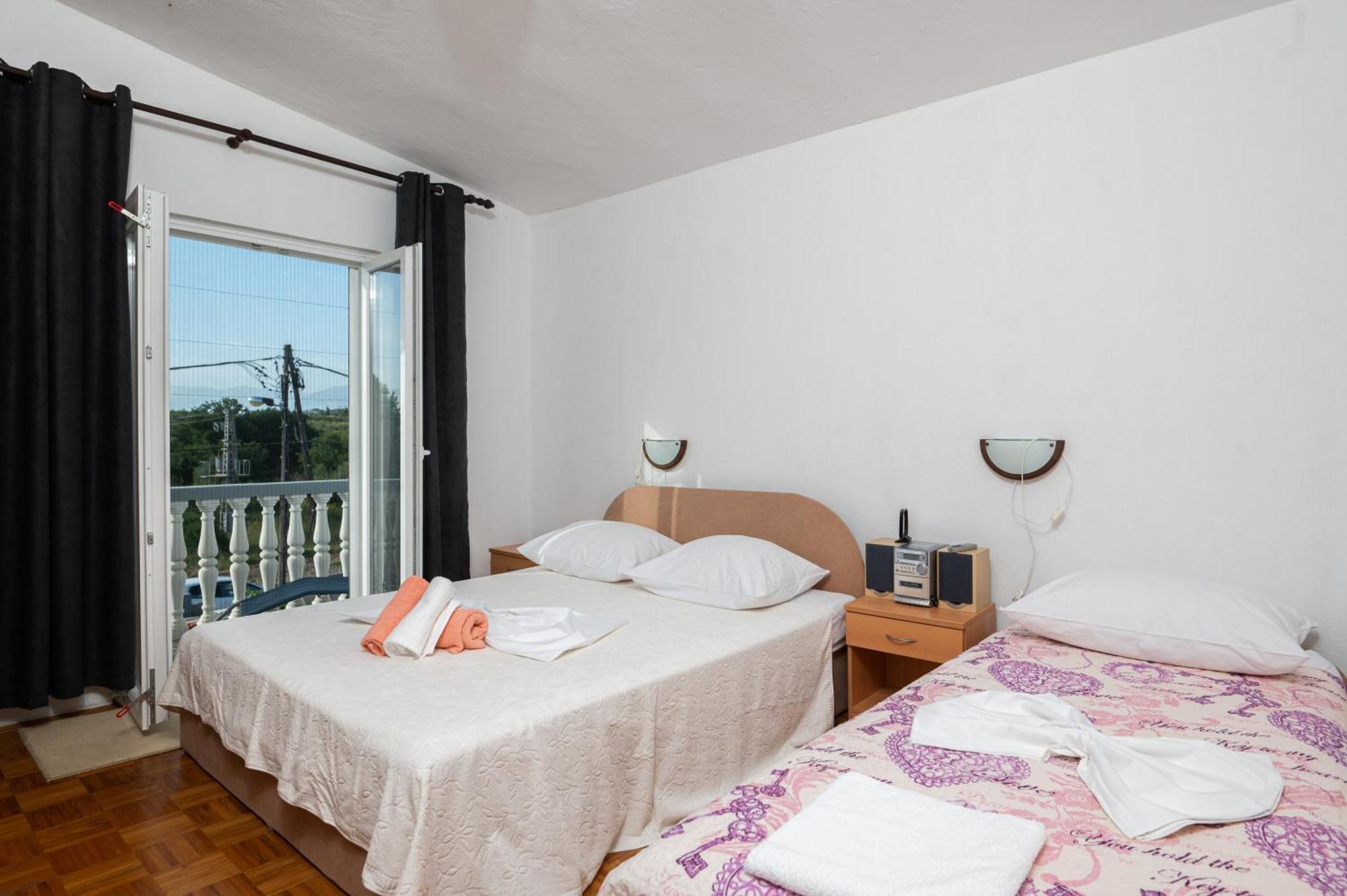 Marina'S Apartments Ražanac Szoba fotó